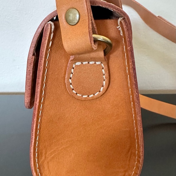 Portland Leather Goods Astoria Leather Crossbody Retro Collection, Honey - Picture 4 of 7